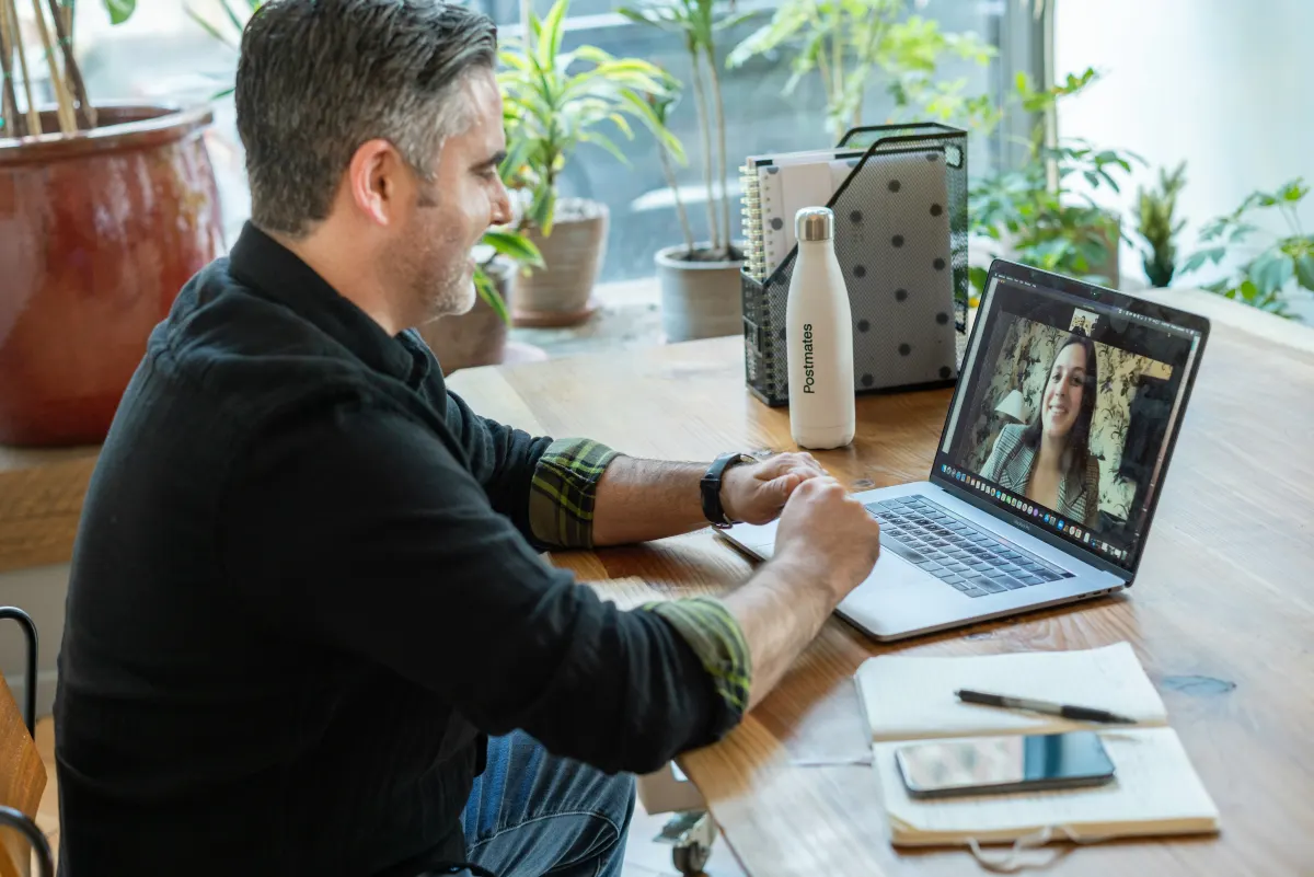 Linkedin-sales-solutions-Be5aVKFv9ho-unsplash