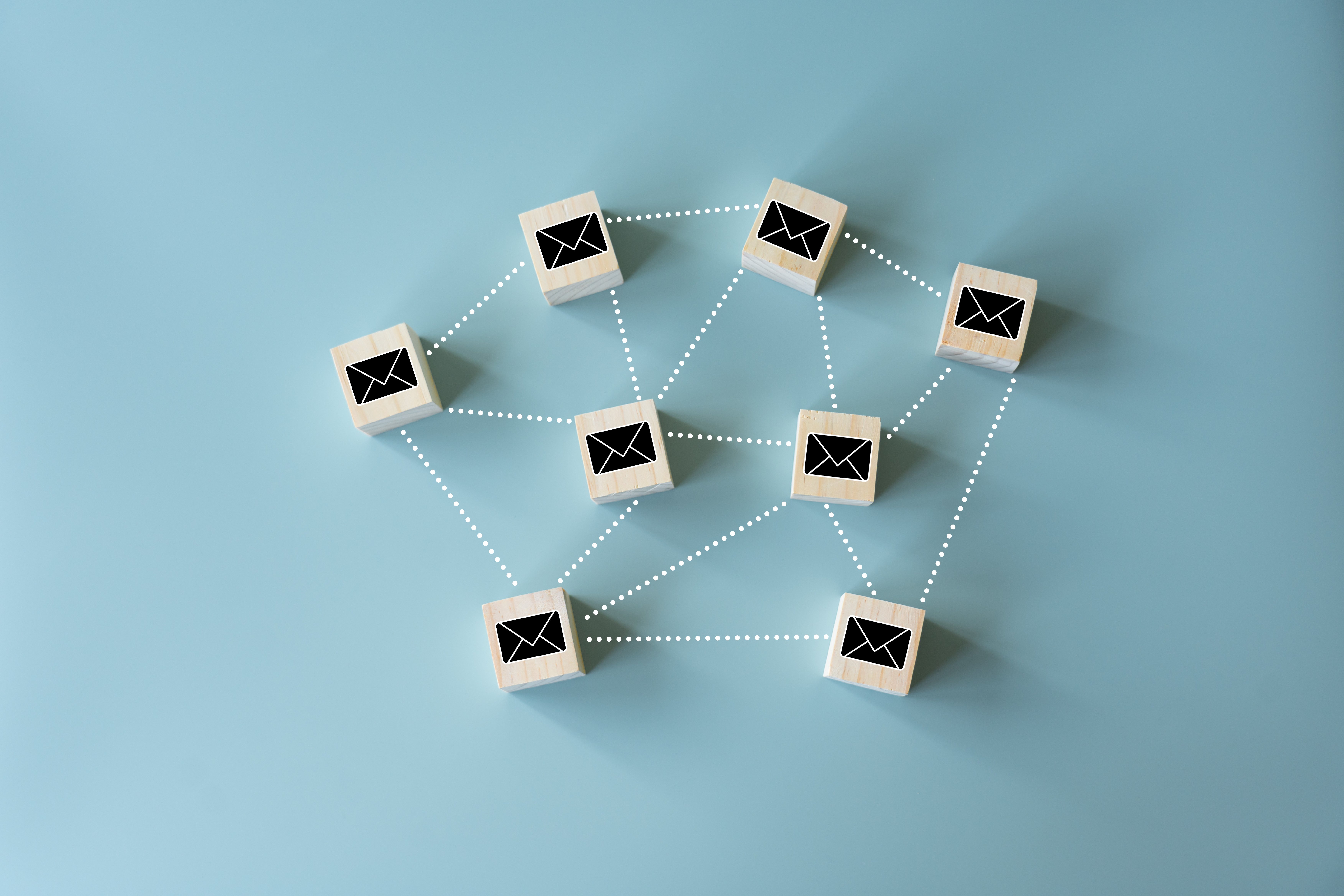 sending-and-receiving-email-concept-using-black-en-2023-11-27-04-49-33-utc